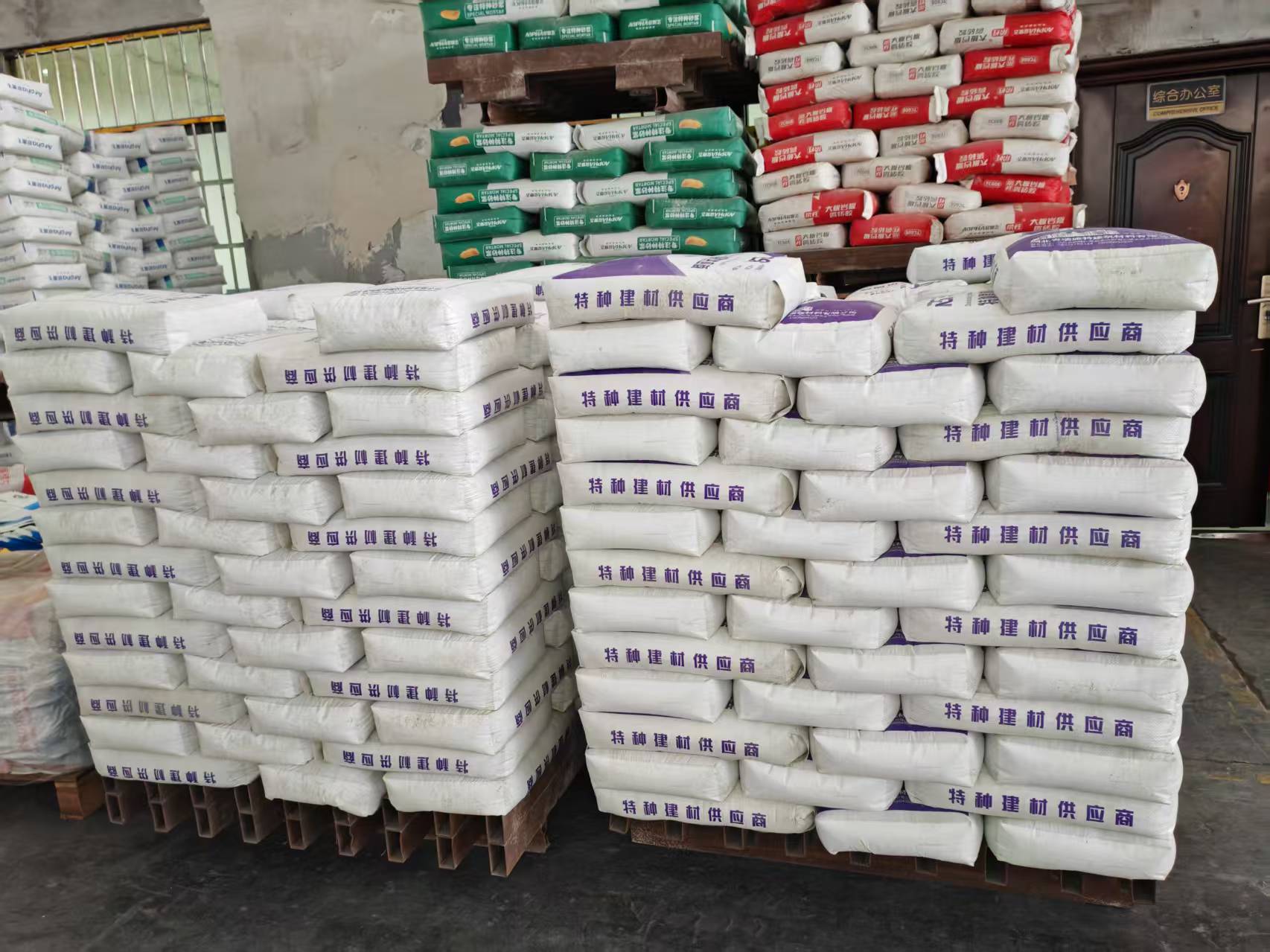 南靖拱顶带模注浆料